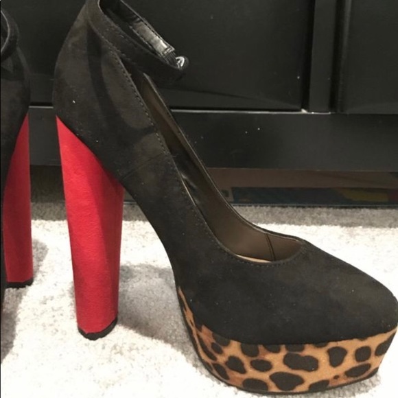 Leopard and red heels - Picture 3 of 3